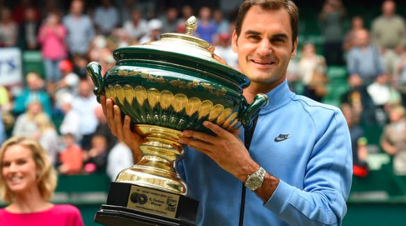 Roger Federer anuncia su retiro del tenis profesional.